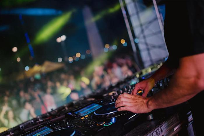 WEEKEND DJ FEST WEEKEND DJ FEST