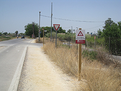 Cartel de advertencia. Sealizacin de Camino de Levante